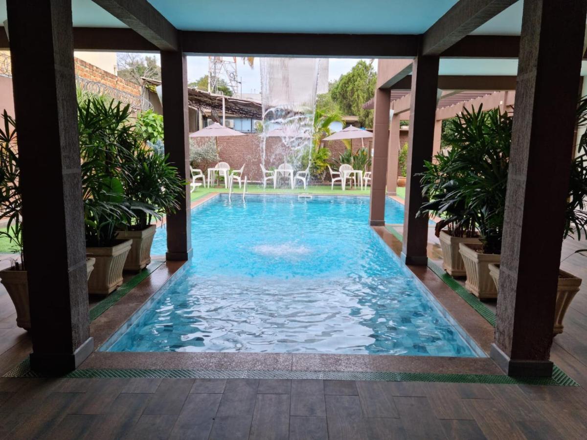 Hotel Rouver ฟอสดูอีกวาซู ภายนอก รูปภาพ